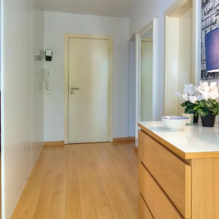 Sunny & Quiet In Historic Center *